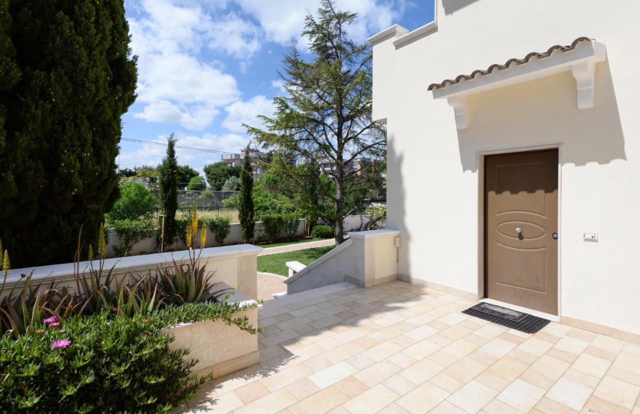 Casa Agapantus Con Piscina Da Giugno Apartment Bari Bagian luar foto